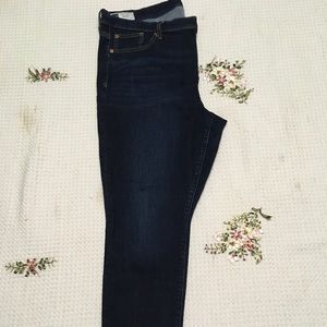 Gap true skinny mid rise jeans size 35 20R